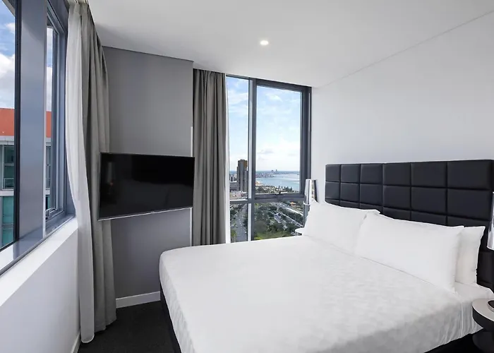 One-Bedroom King Suite